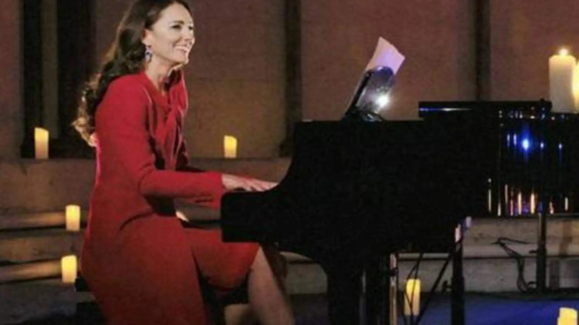 Kate duquesa al piano